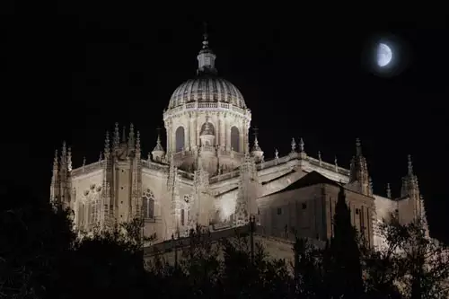 Salamanca: Leyendas y Misterios