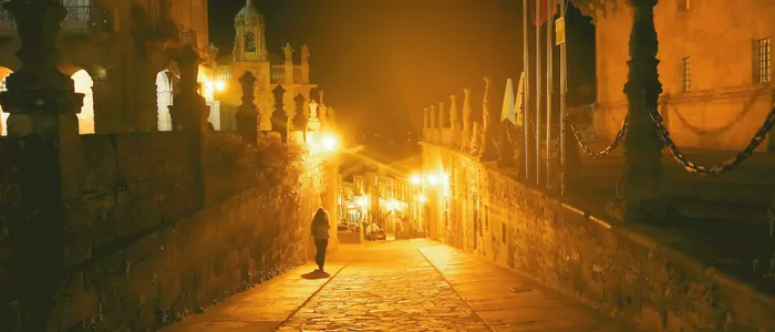 Santiago de Compostela de leyendas – Ruta nocturna escolar